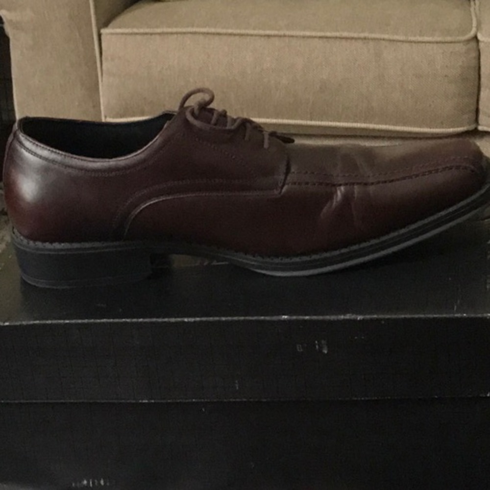 Dress shoes
